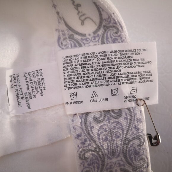 Gloria Vanderbilt Ladies Bermuda Style Size 12 White Shorts - Picture 8 of 10